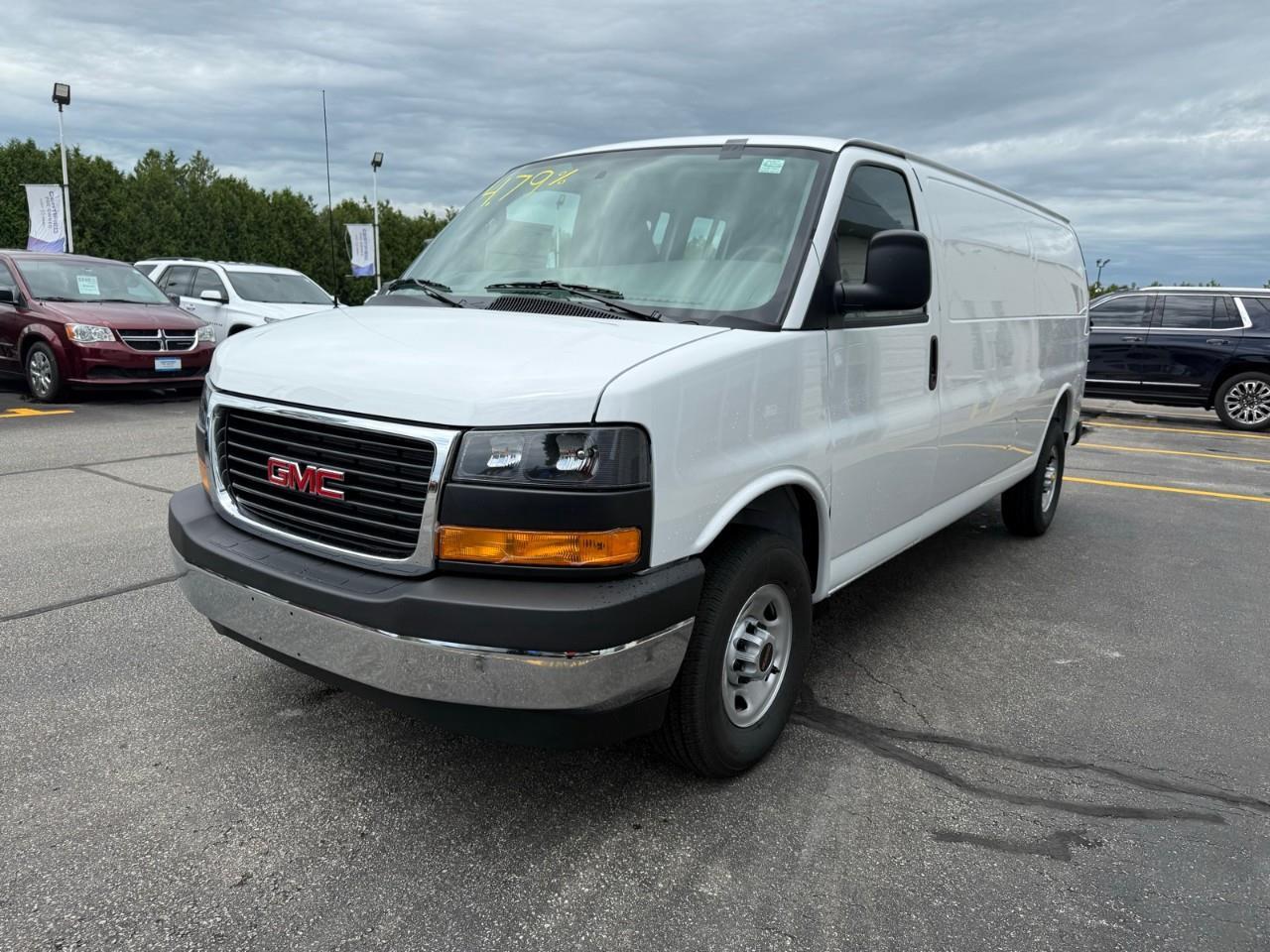 2026 GMC Savana 2500 Work Van Rear-Wheel Drive Extended Cargo Van Photo