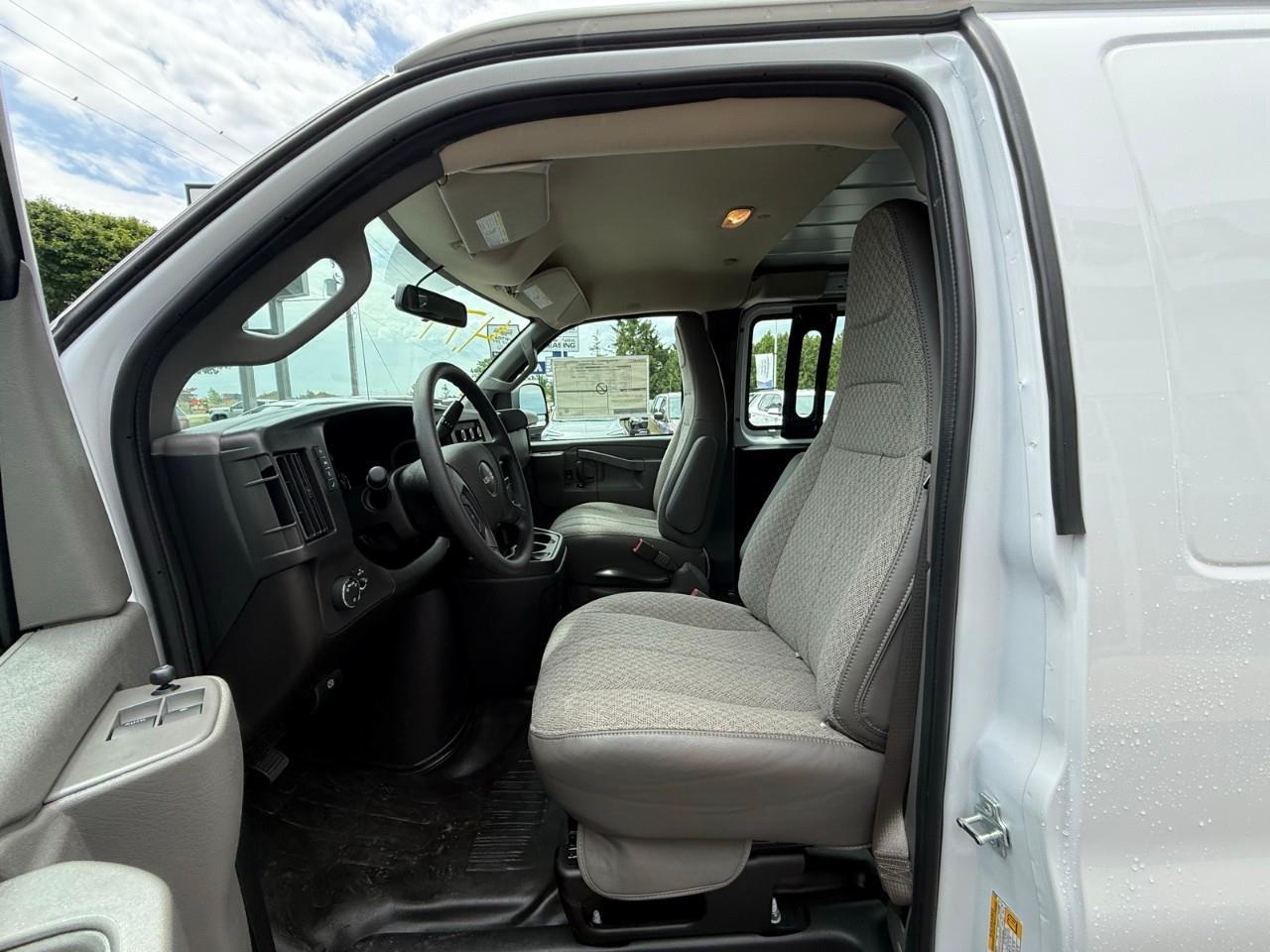 2026 GMC Savana 2500 Work Van Rear-Wheel Drive Extended Cargo Van Photo