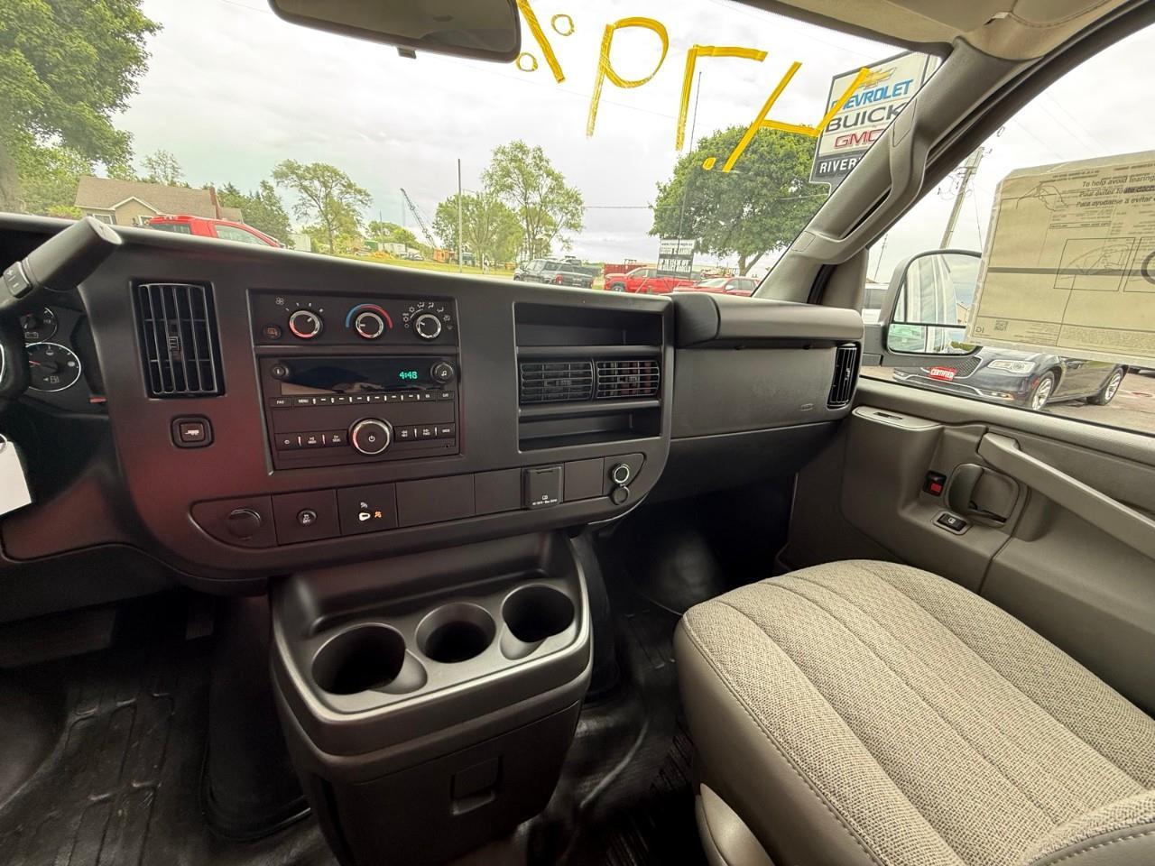 2026 GMC Savana 2500 Work Van Rear-Wheel Drive Extended Cargo Van Photo