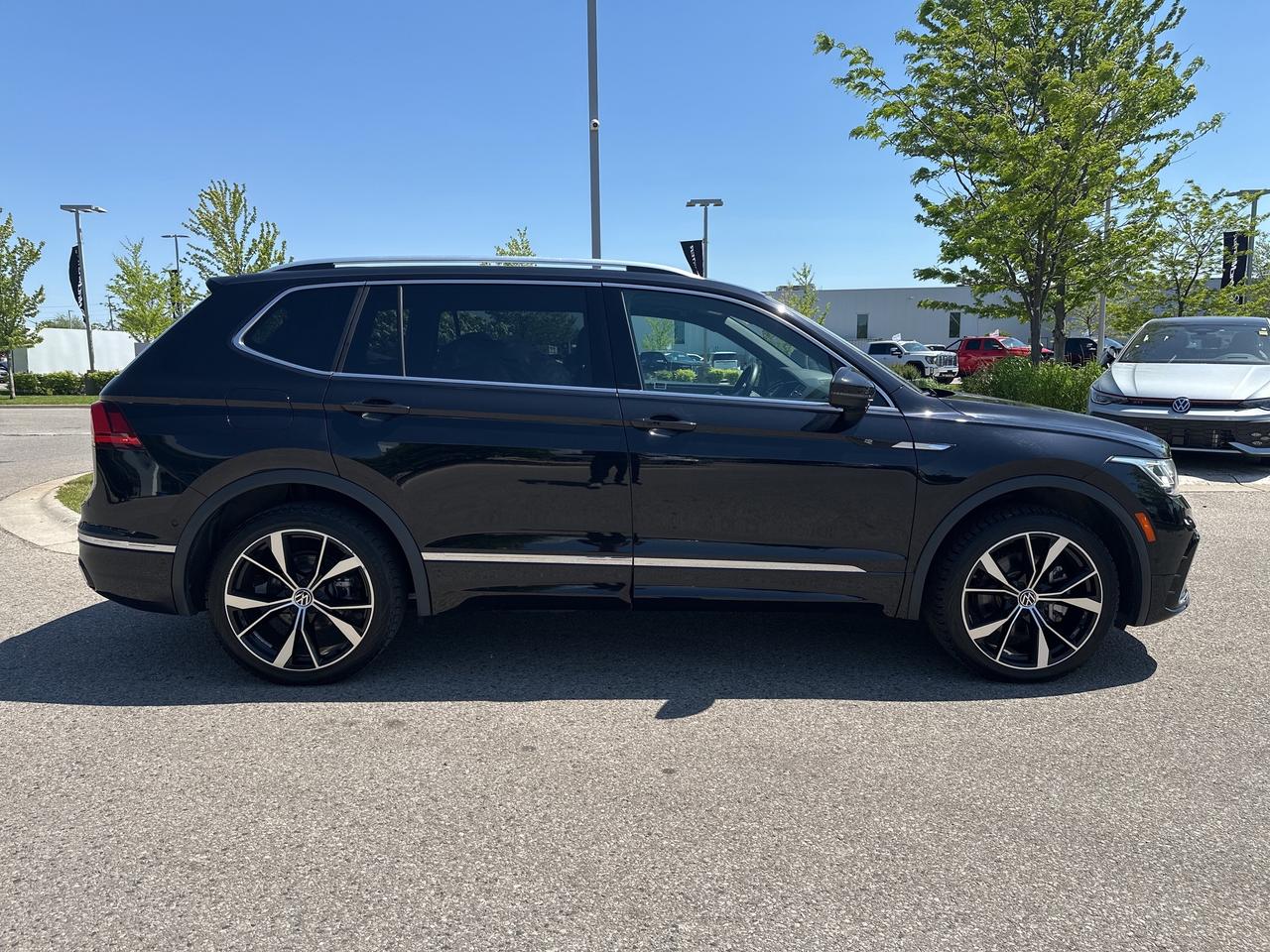 2022 Volkswagen Tiguan HIGHLINE R-LINE 4MOTION Photo