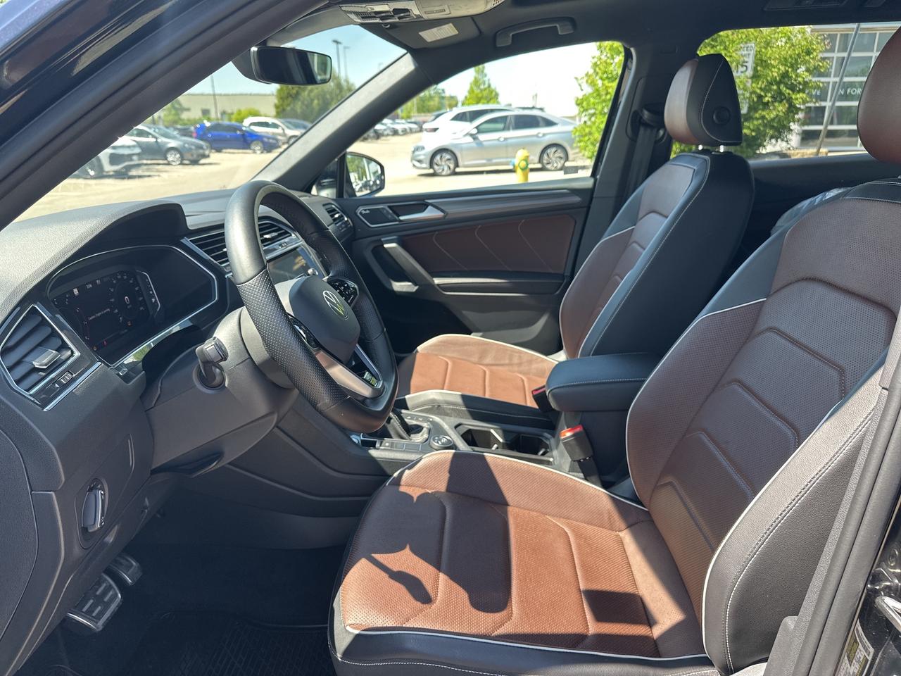 2022 Volkswagen Tiguan HIGHLINE R-LINE 4MOTION Photo