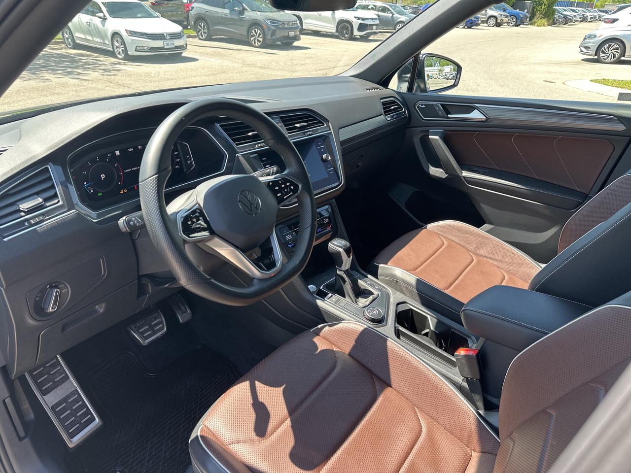 2022 Volkswagen Tiguan HIGHLINE R-LINE 4MOTION Photo