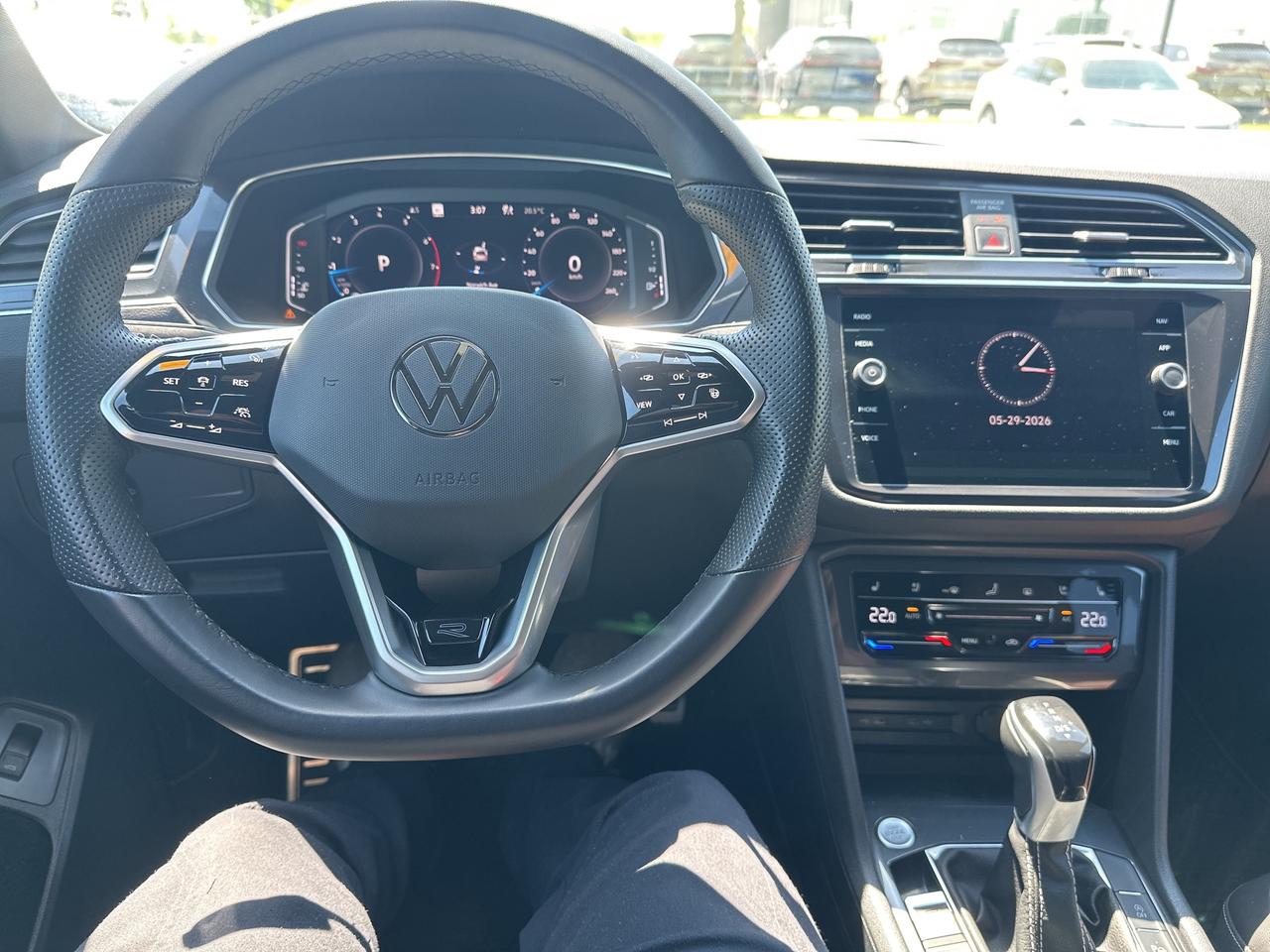 2022 Volkswagen Tiguan HIGHLINE R-LINE 4MOTION Photo