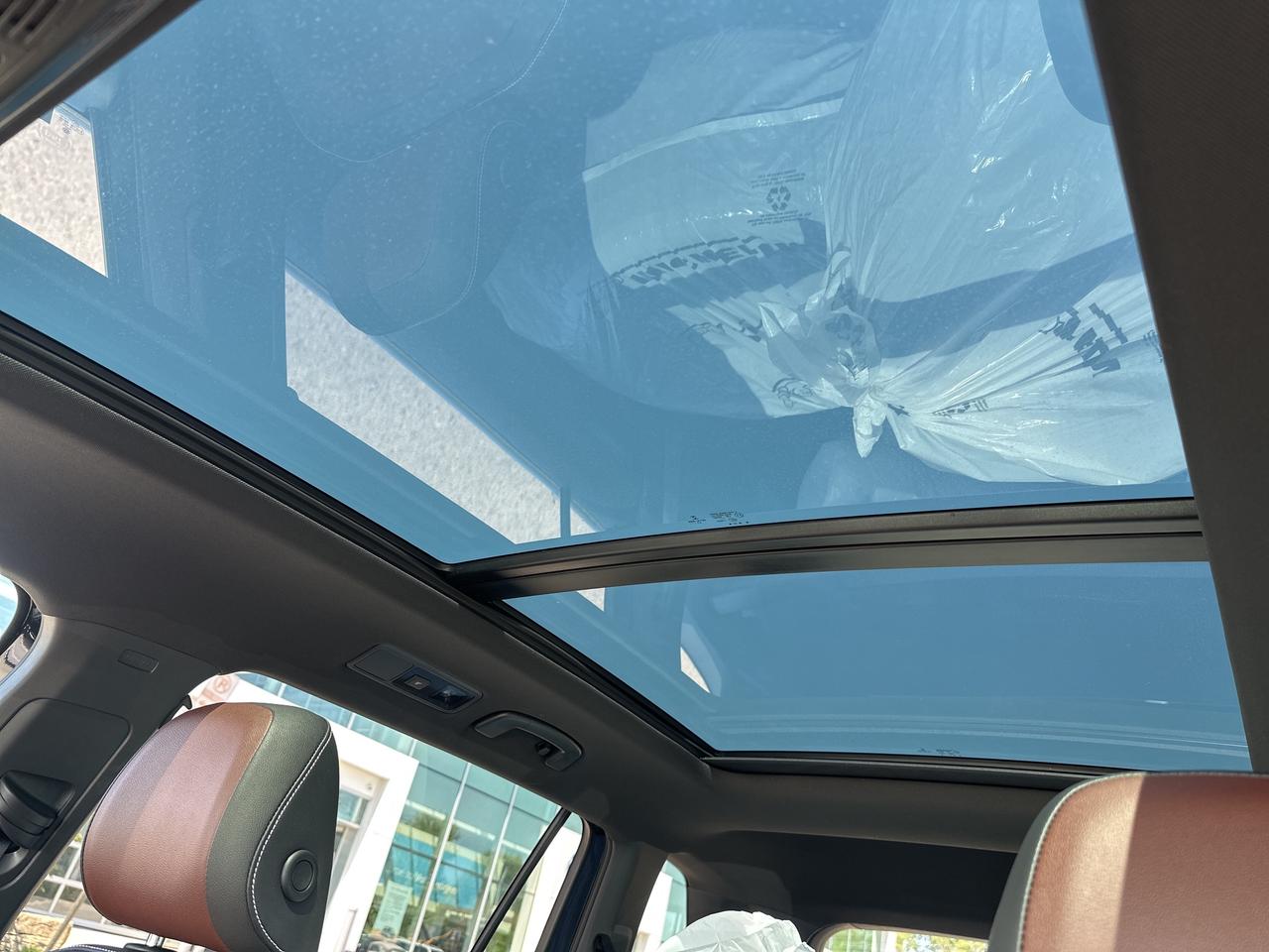 2022 Volkswagen Tiguan HIGHLINE R-LINE 4MOTION Photo