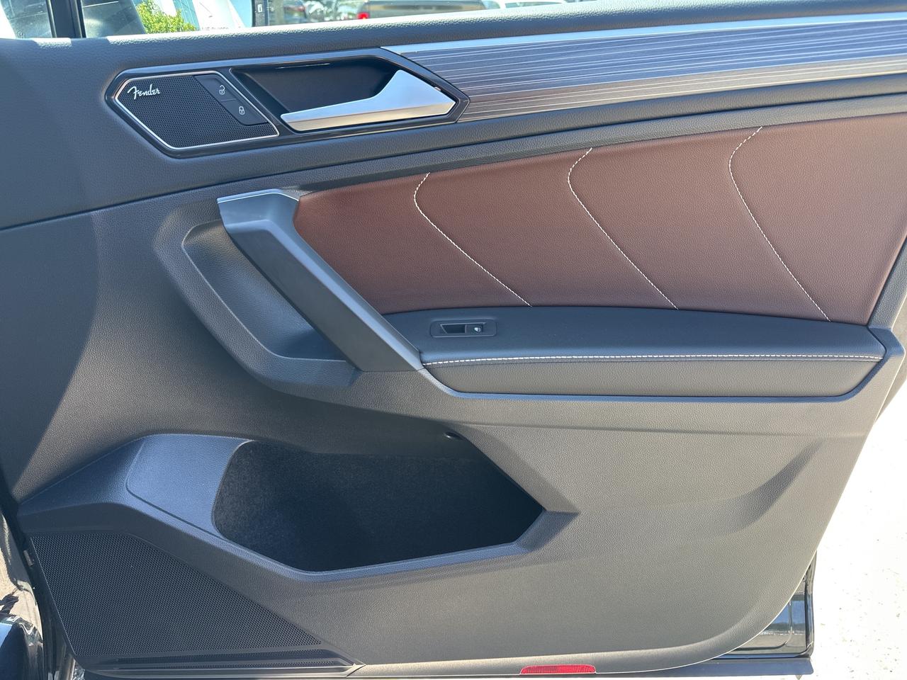 2022 Volkswagen Tiguan HIGHLINE R-LINE 4MOTION Photo