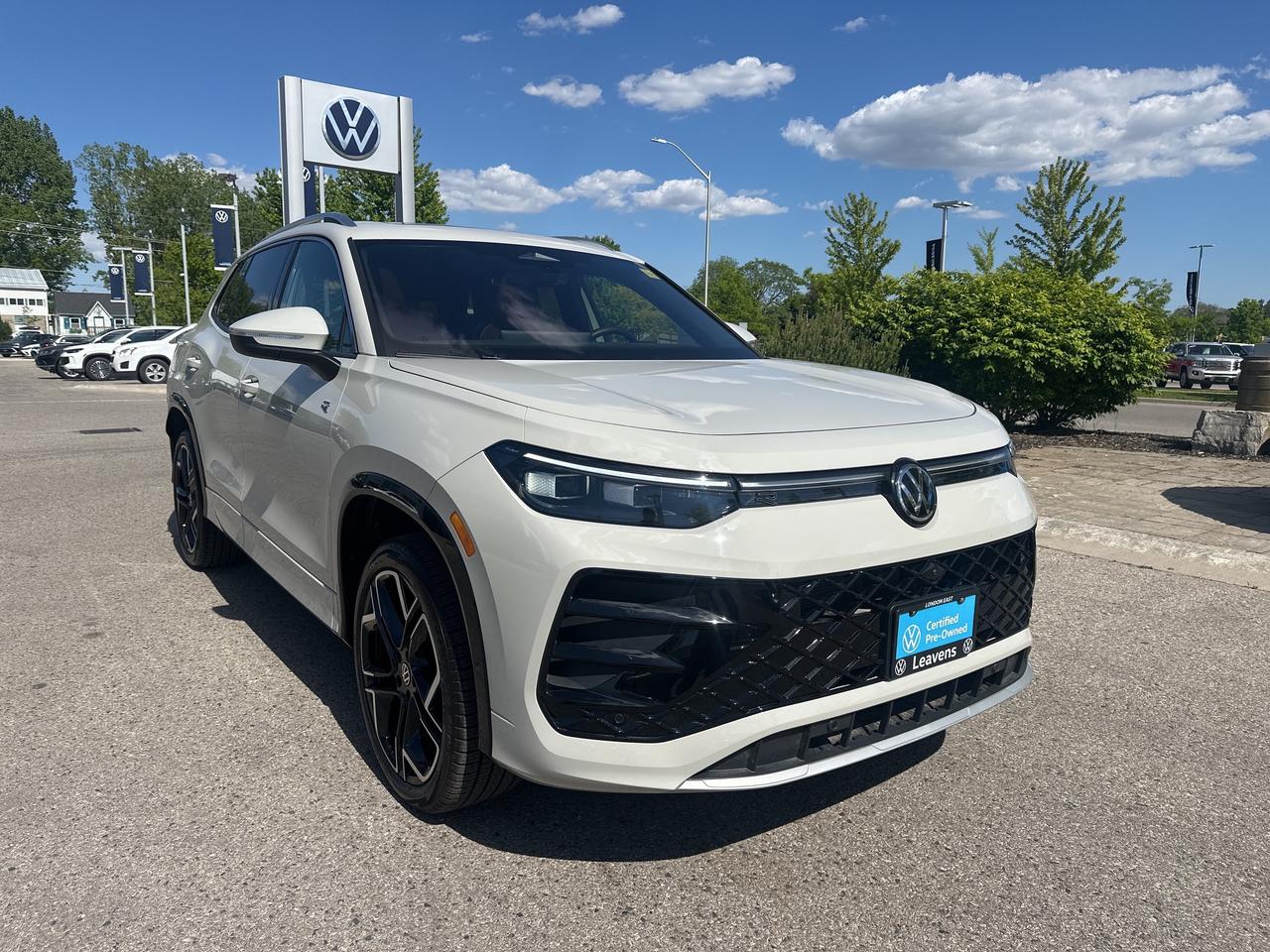 2025 Volkswagen Tiguan HIGHLINE R-LINE 4MOTION Photo