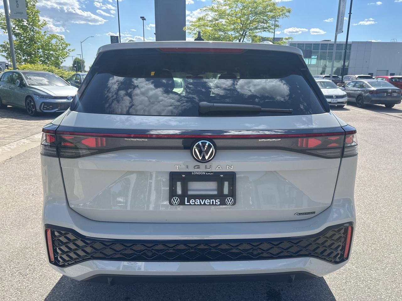 2025 Volkswagen Tiguan HIGHLINE R-LINE 4MOTION Photo