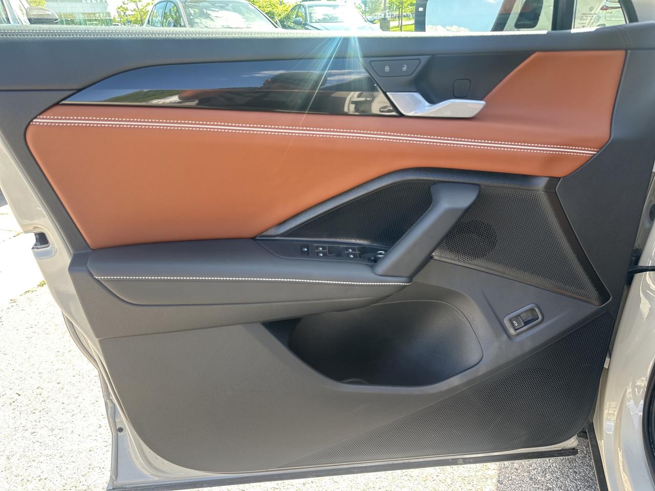 2025 Volkswagen Tiguan HIGHLINE R-LINE 4MOTION Photo