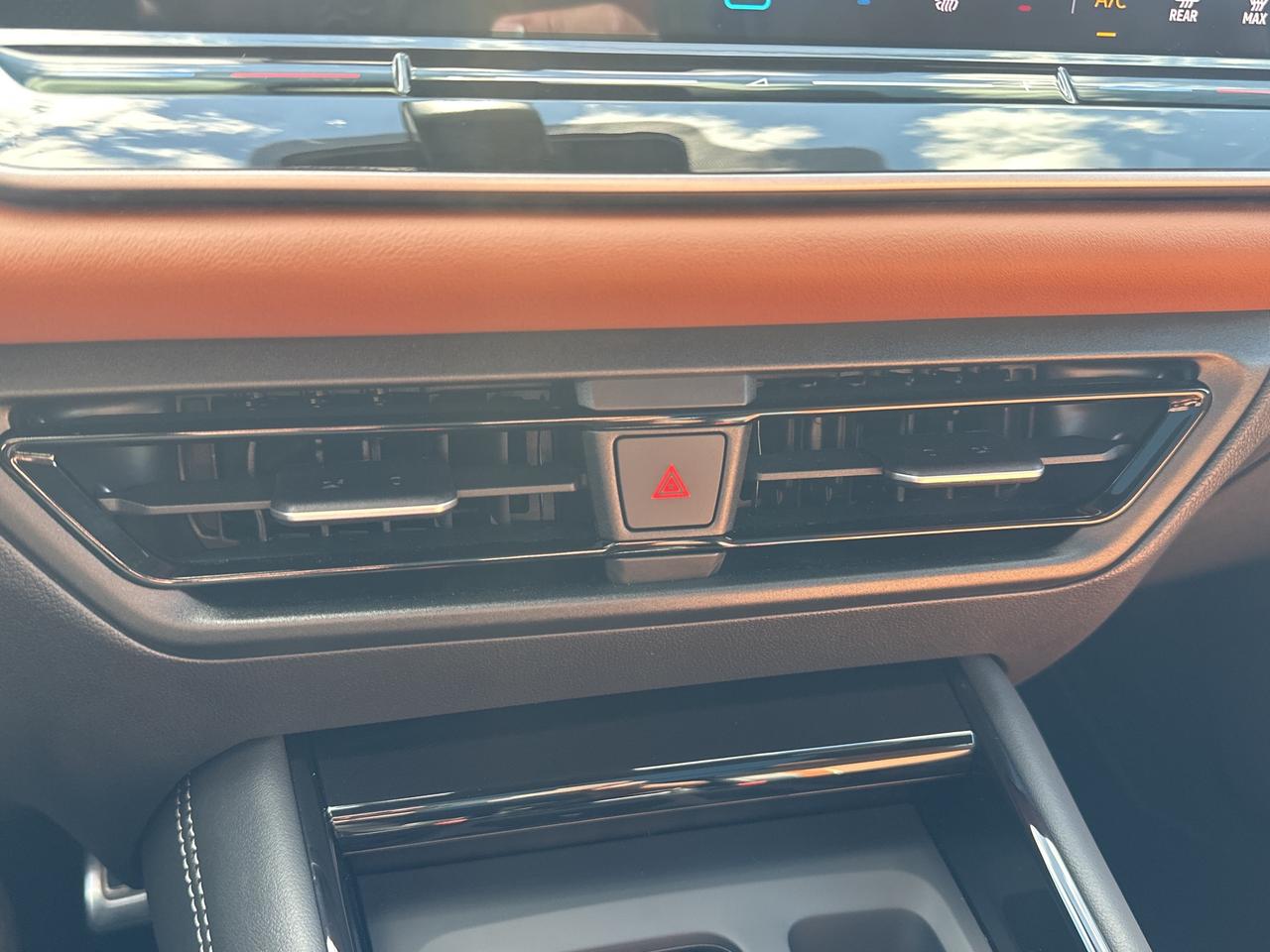 2025 Volkswagen Tiguan HIGHLINE R-LINE 4MOTION Photo