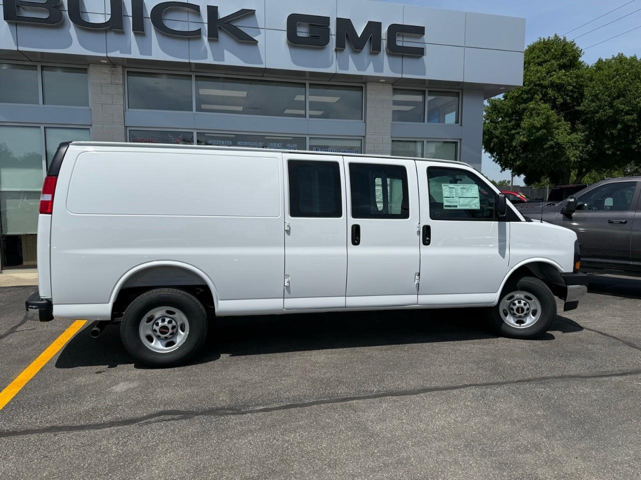 2026 GMC Savana 2500 Work Van Rear-Wheel Drive Extended Cargo Van Photo