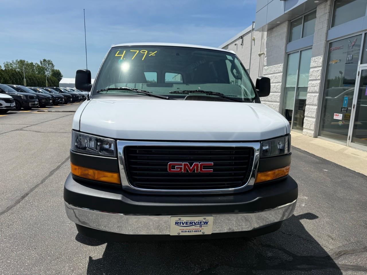 2026 GMC Savana 2500 Work Van Rear-Wheel Drive Extended Cargo Van Photo