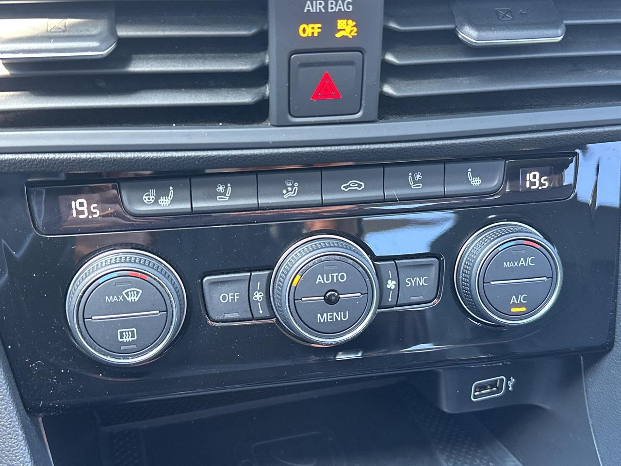 2020 Volkswagen Jetta Execline Auto Photo