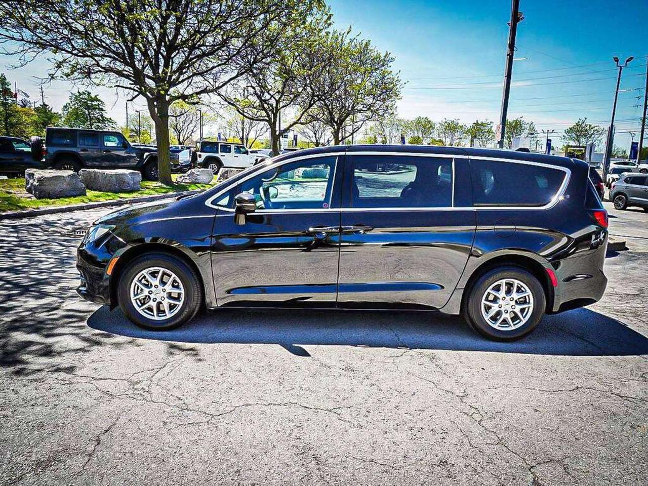 2025 Chrysler Grand Caravan  Photo