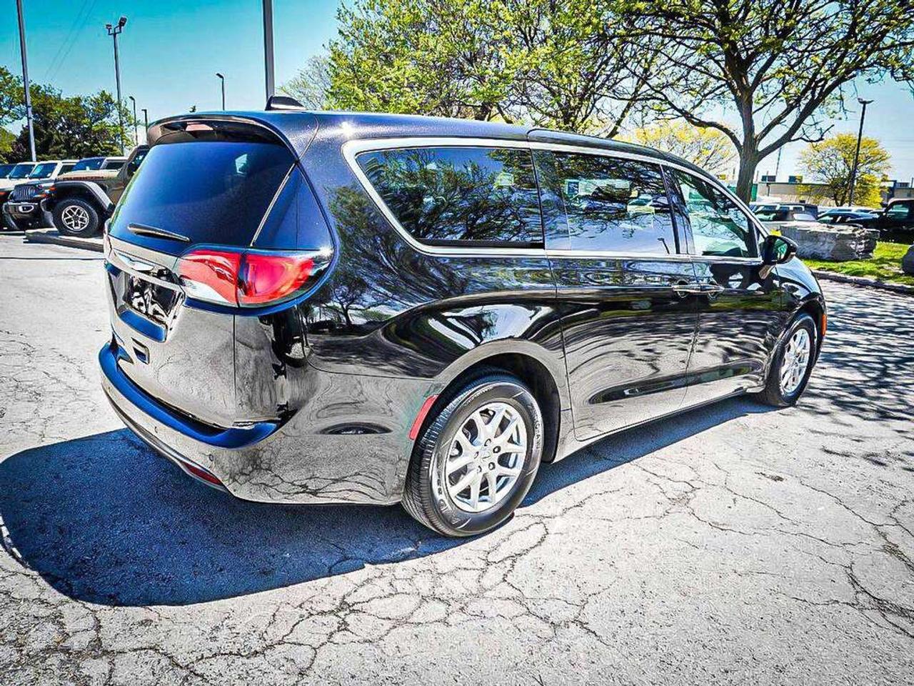 2025 Chrysler Grand Caravan  Photo