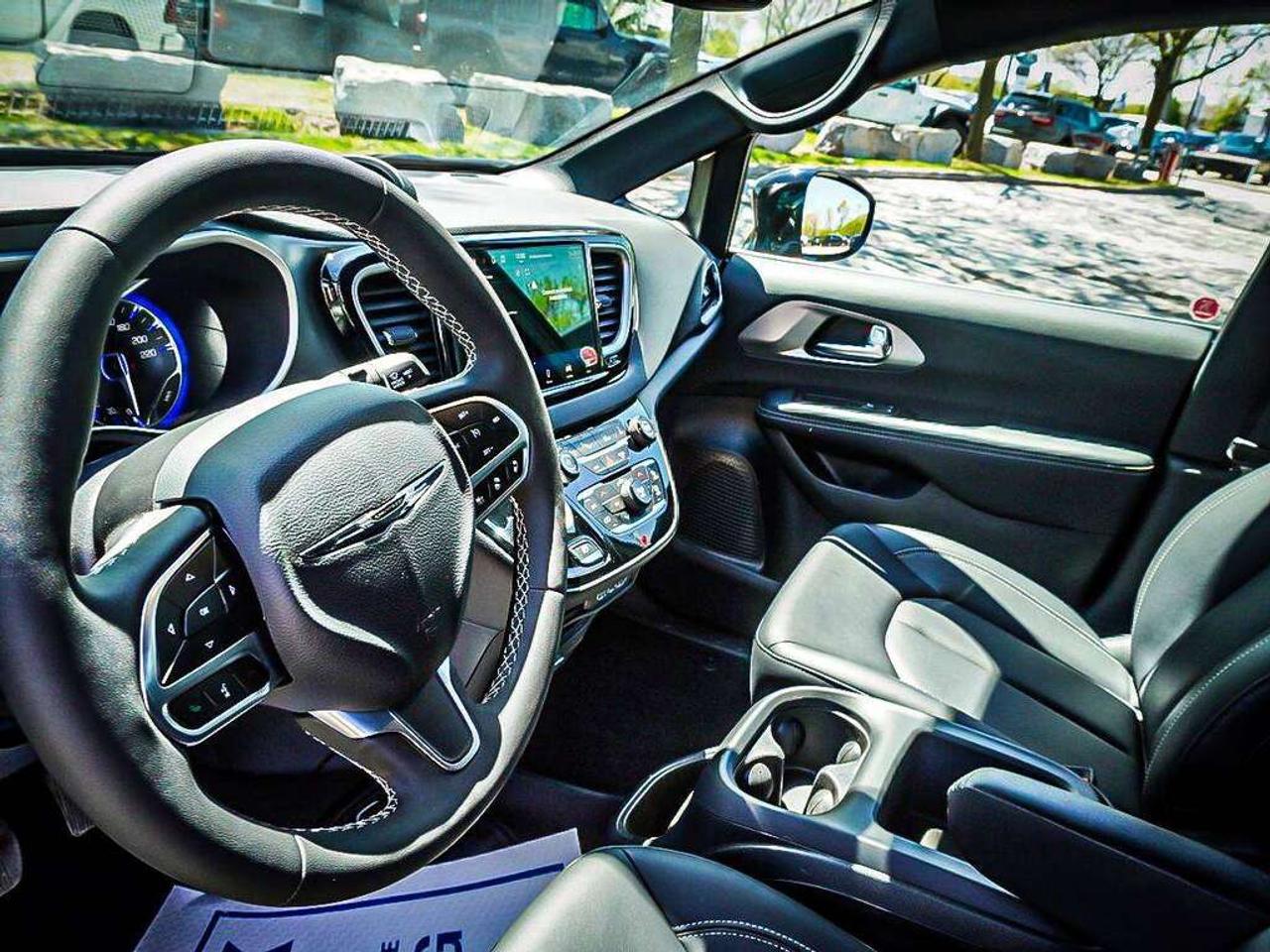 2025 Chrysler Grand Caravan  Photo