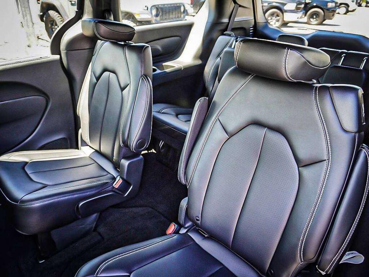 2025 Chrysler Grand Caravan  Photo