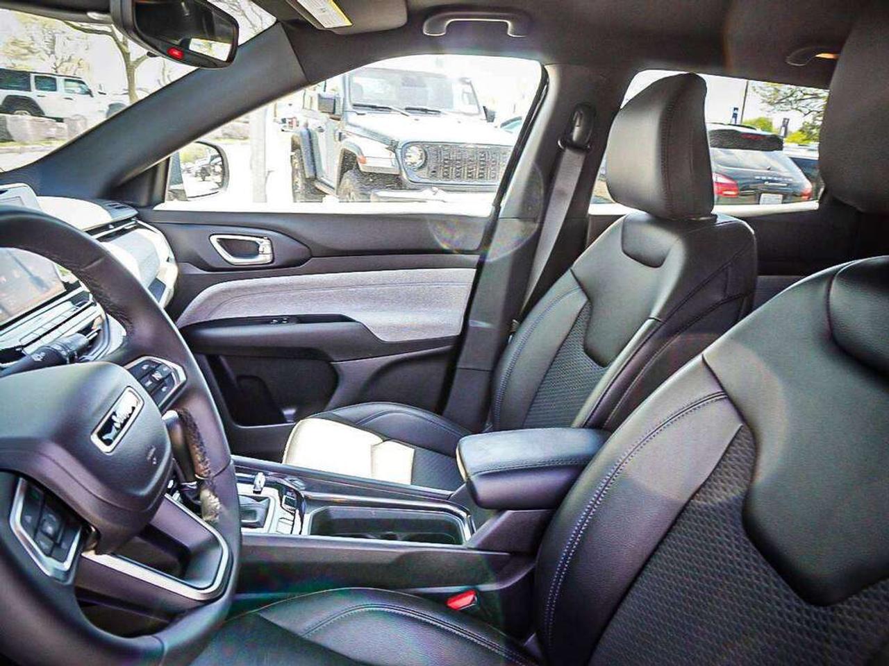 2025 Jeep Compass  Photo