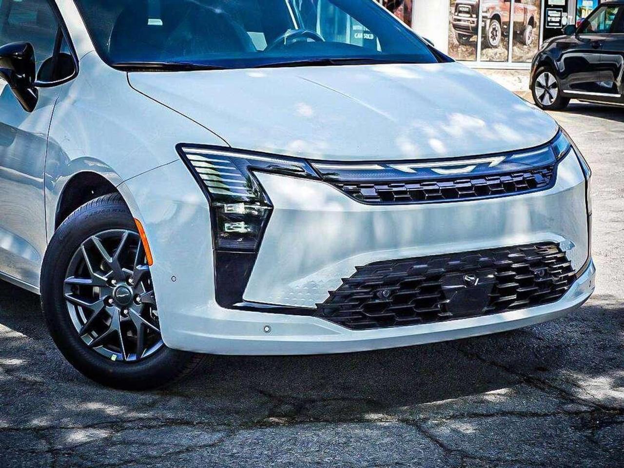 2027 Chrysler Pacifica  Photo
