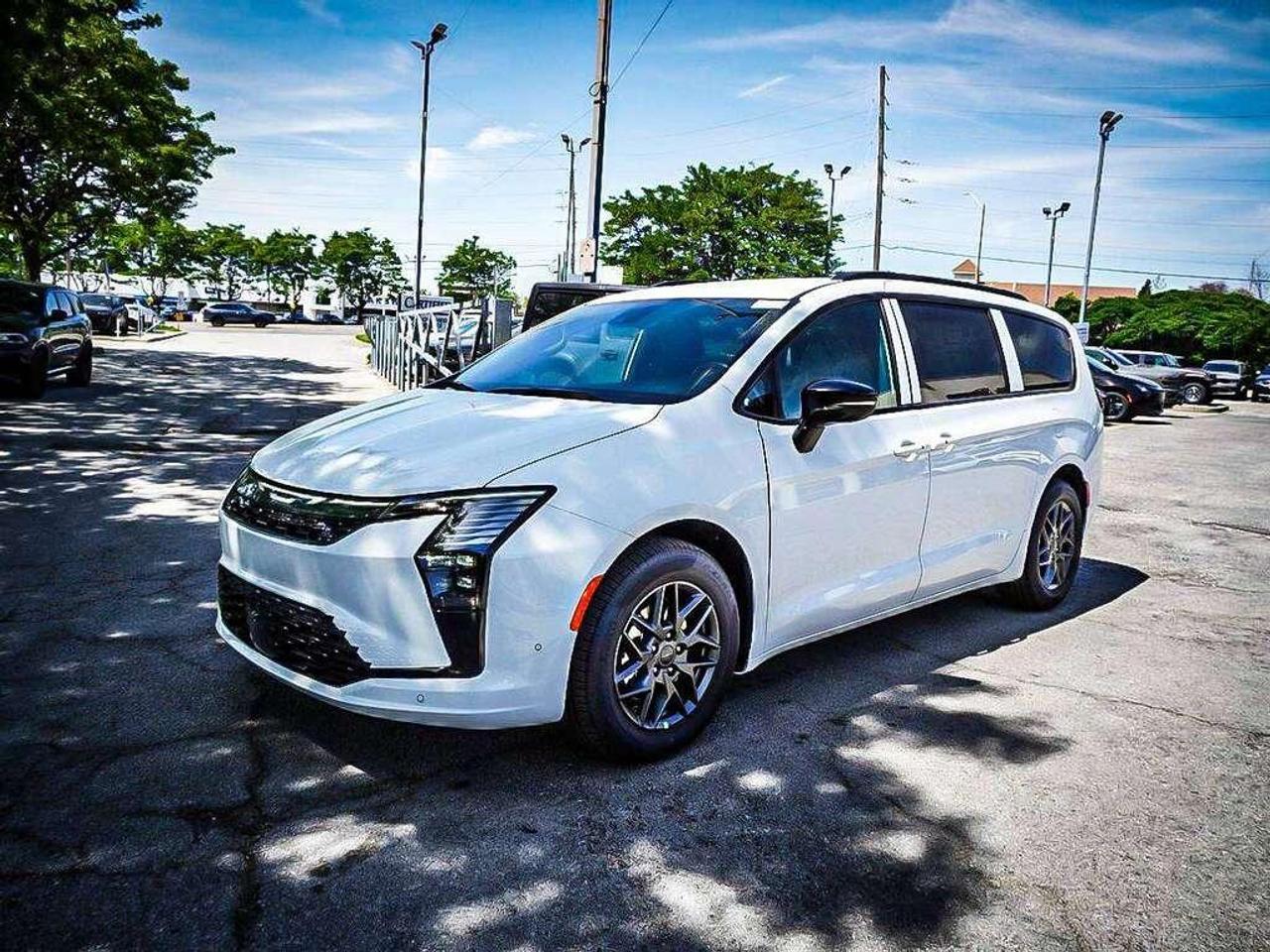 2027 Chrysler Pacifica  Photo