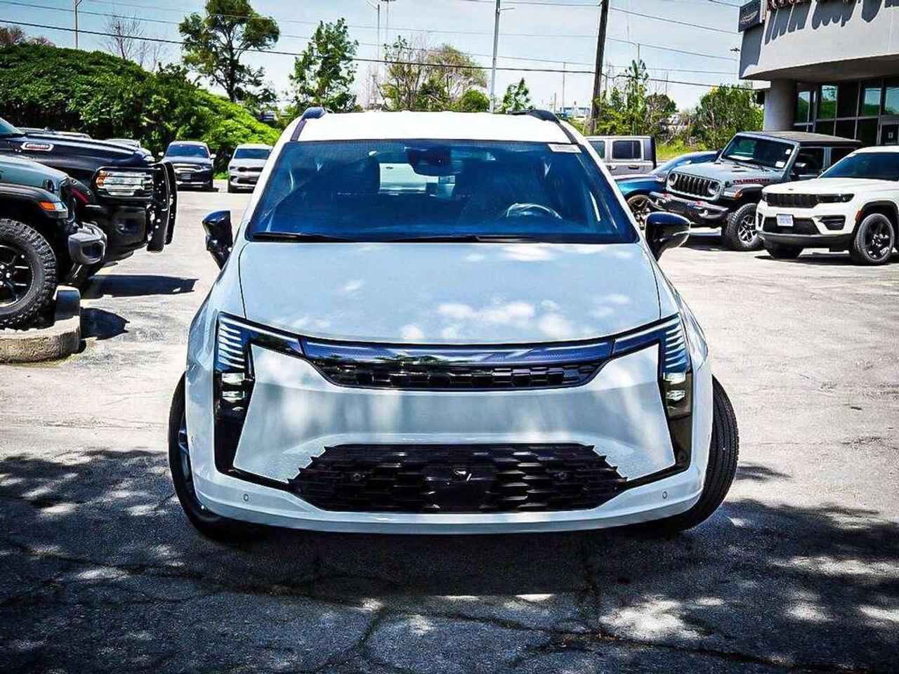 2027 Chrysler Pacifica  Photo2