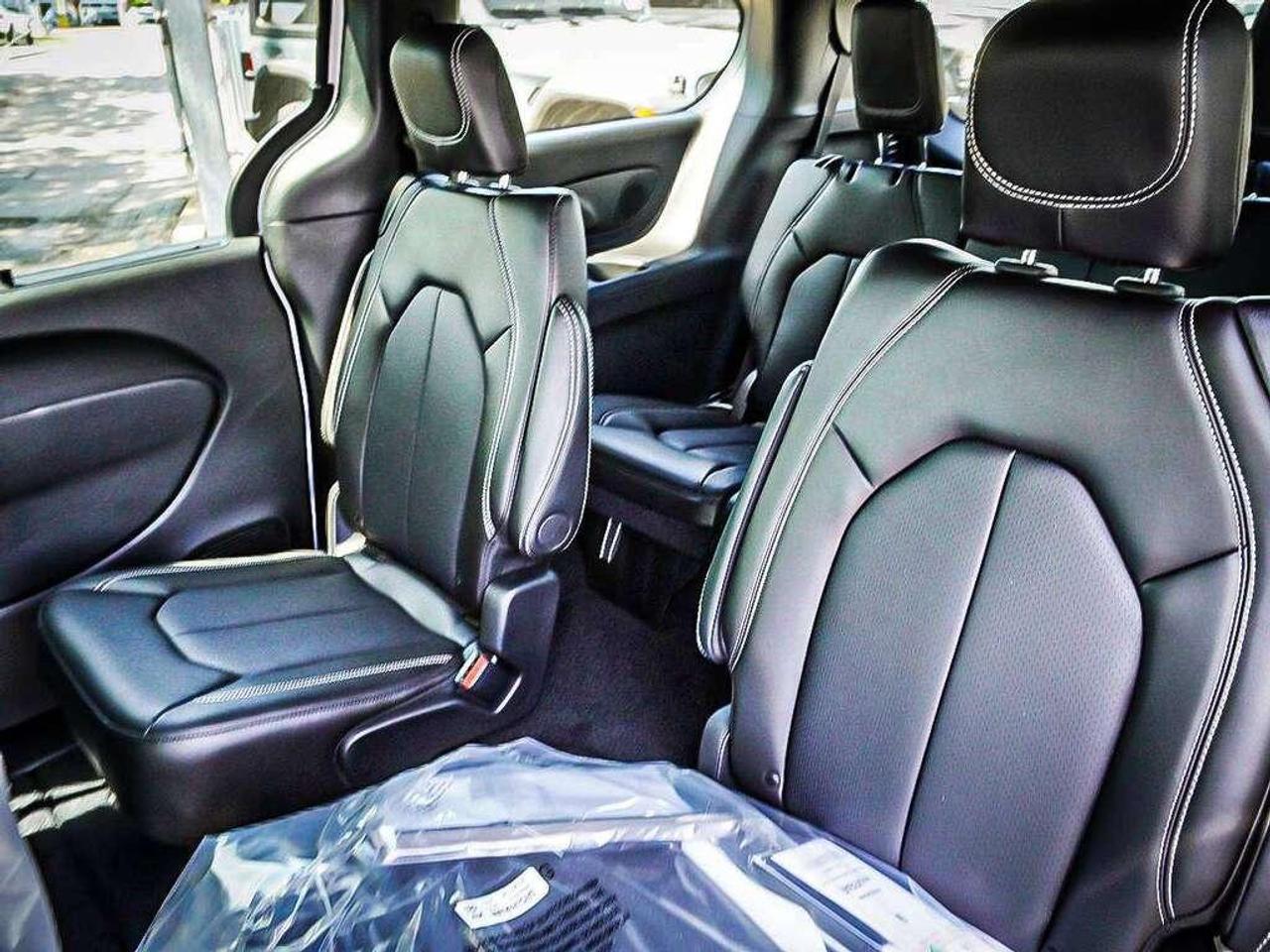 2027 Chrysler Pacifica  Photo