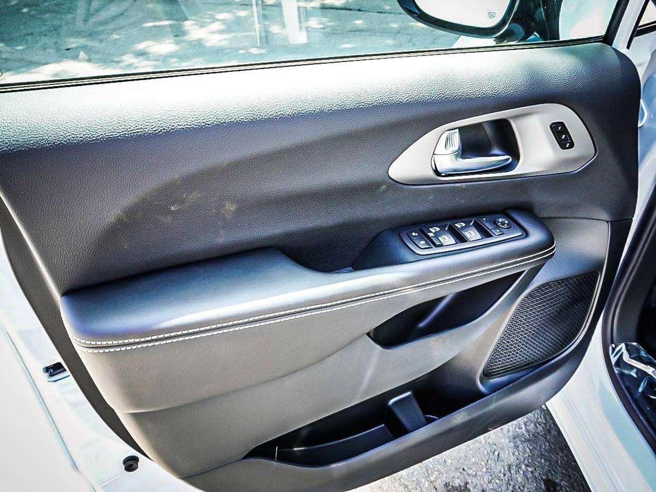 2027 Chrysler Pacifica  Photo