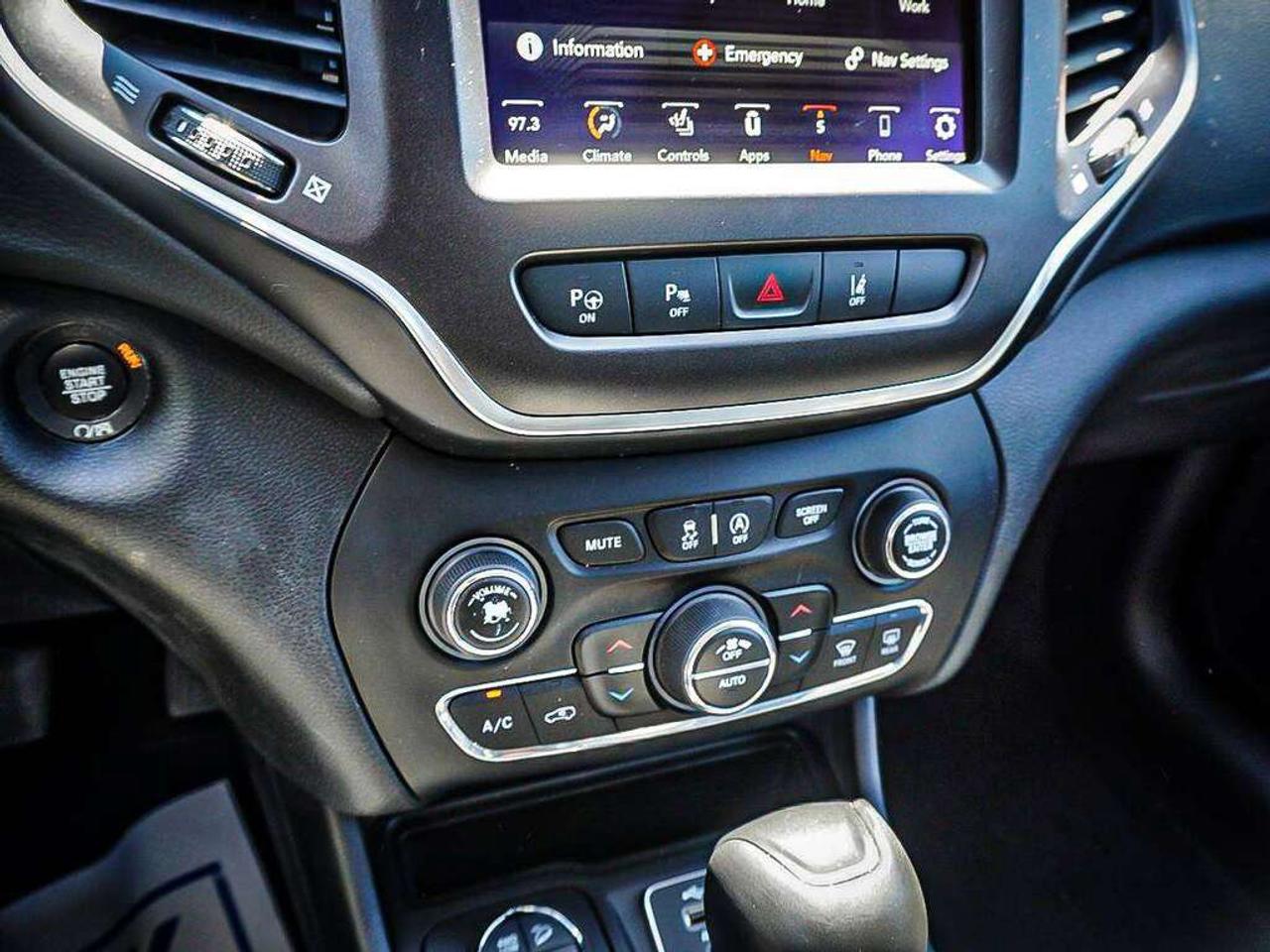 2021 Jeep Cherokee  Photo