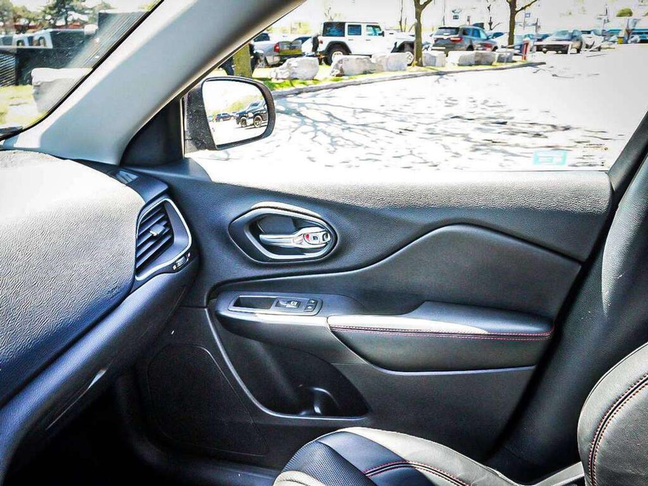 2021 Jeep Cherokee  Photo
