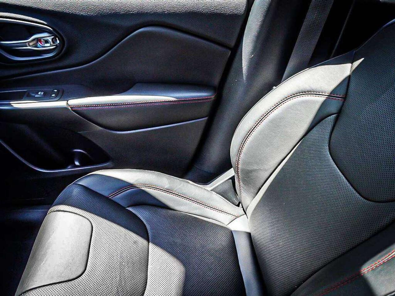 2021 Jeep Cherokee  Photo