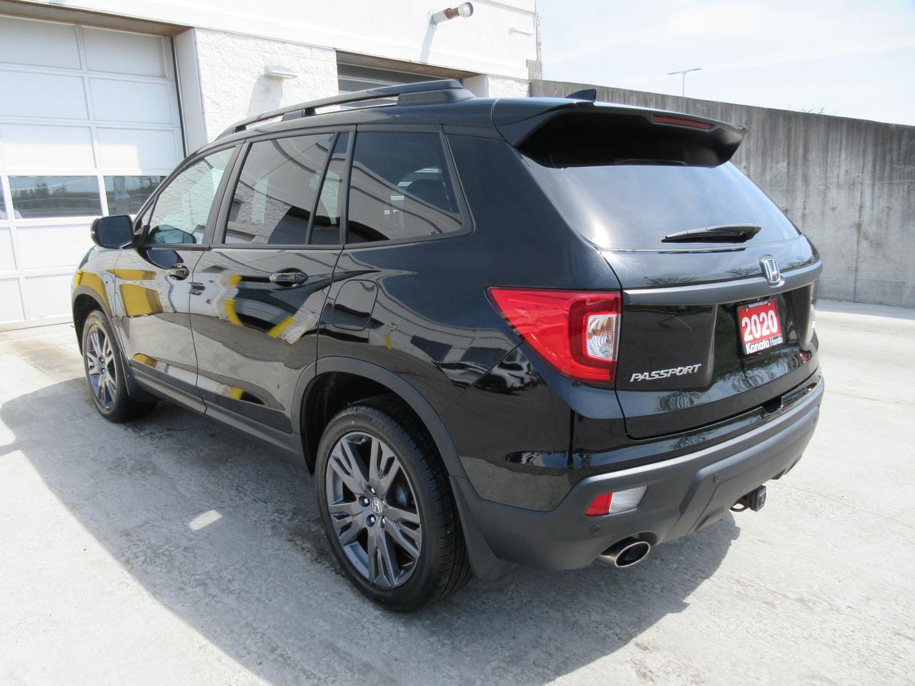 2020 Honda Passport EX-L 4dr All-Wheel Drive Photo3