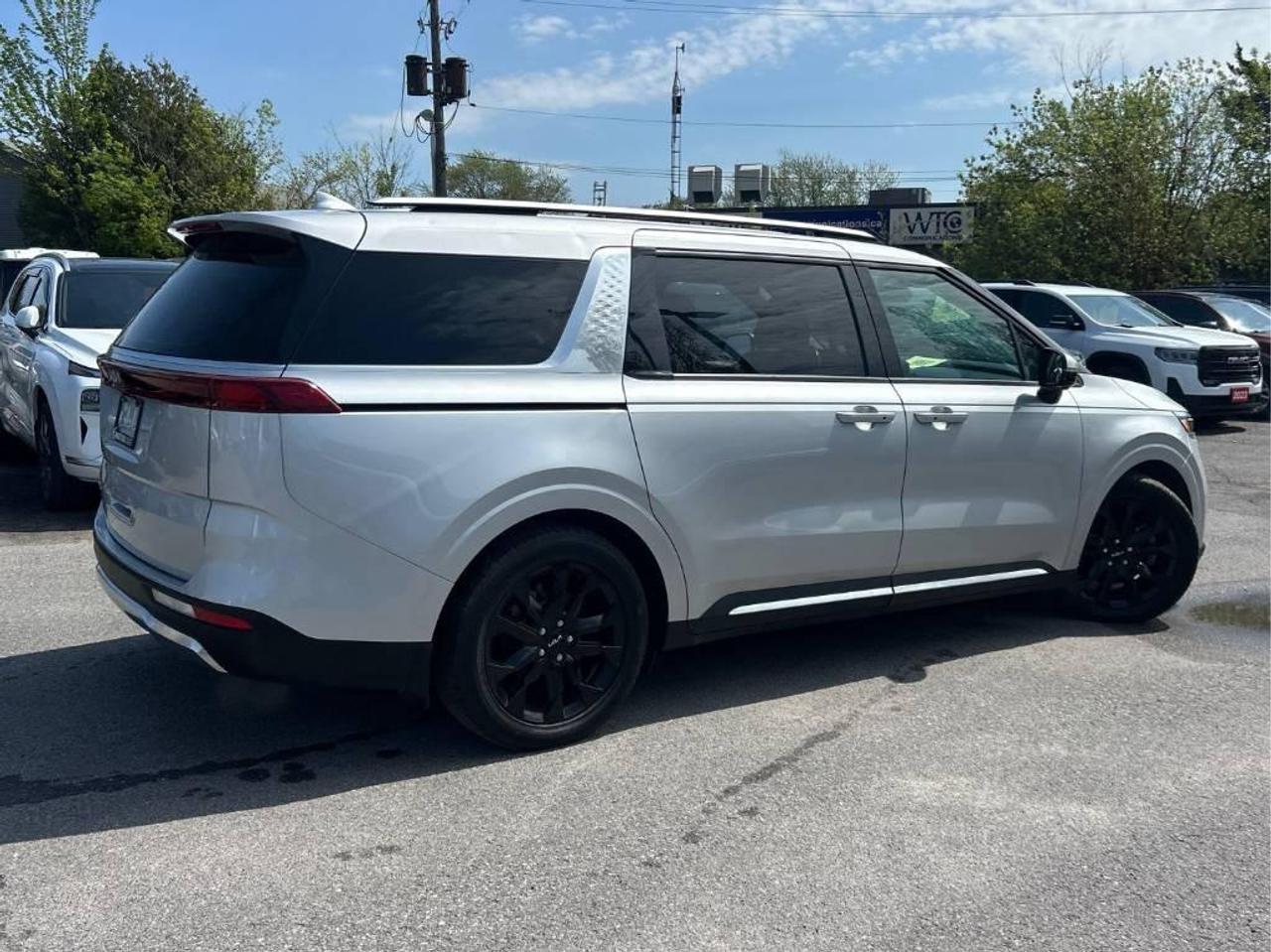 2022 Kia Carnival SX Passenger Van Photo