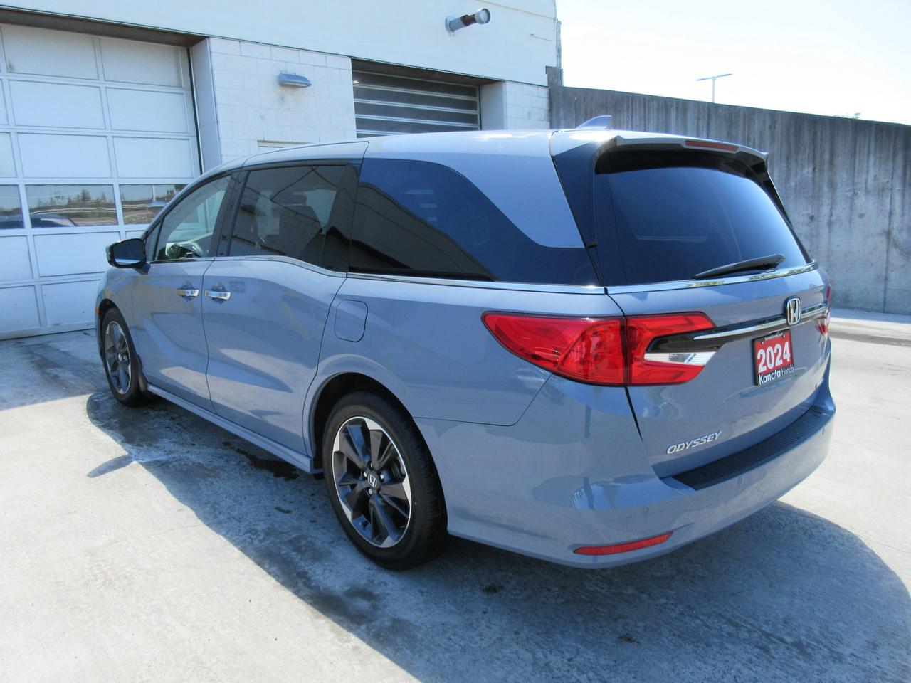 2024 Honda Odyssey Touring Passenger Van Photo