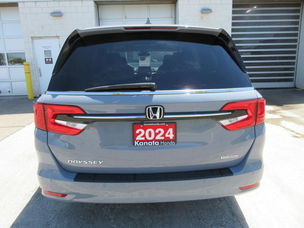 2024 Honda Odyssey Touring Passenger Van Photo