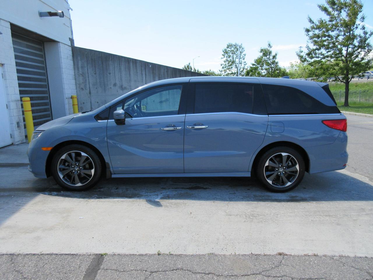 2024 Honda Odyssey Touring Passenger Van Photo