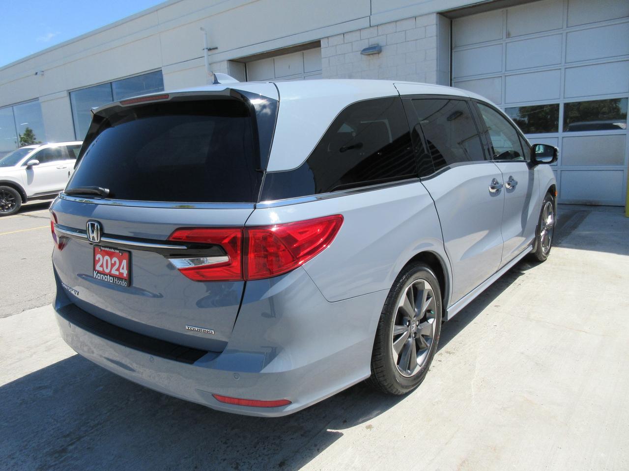 2024 Honda Odyssey Touring Passenger Van Photo