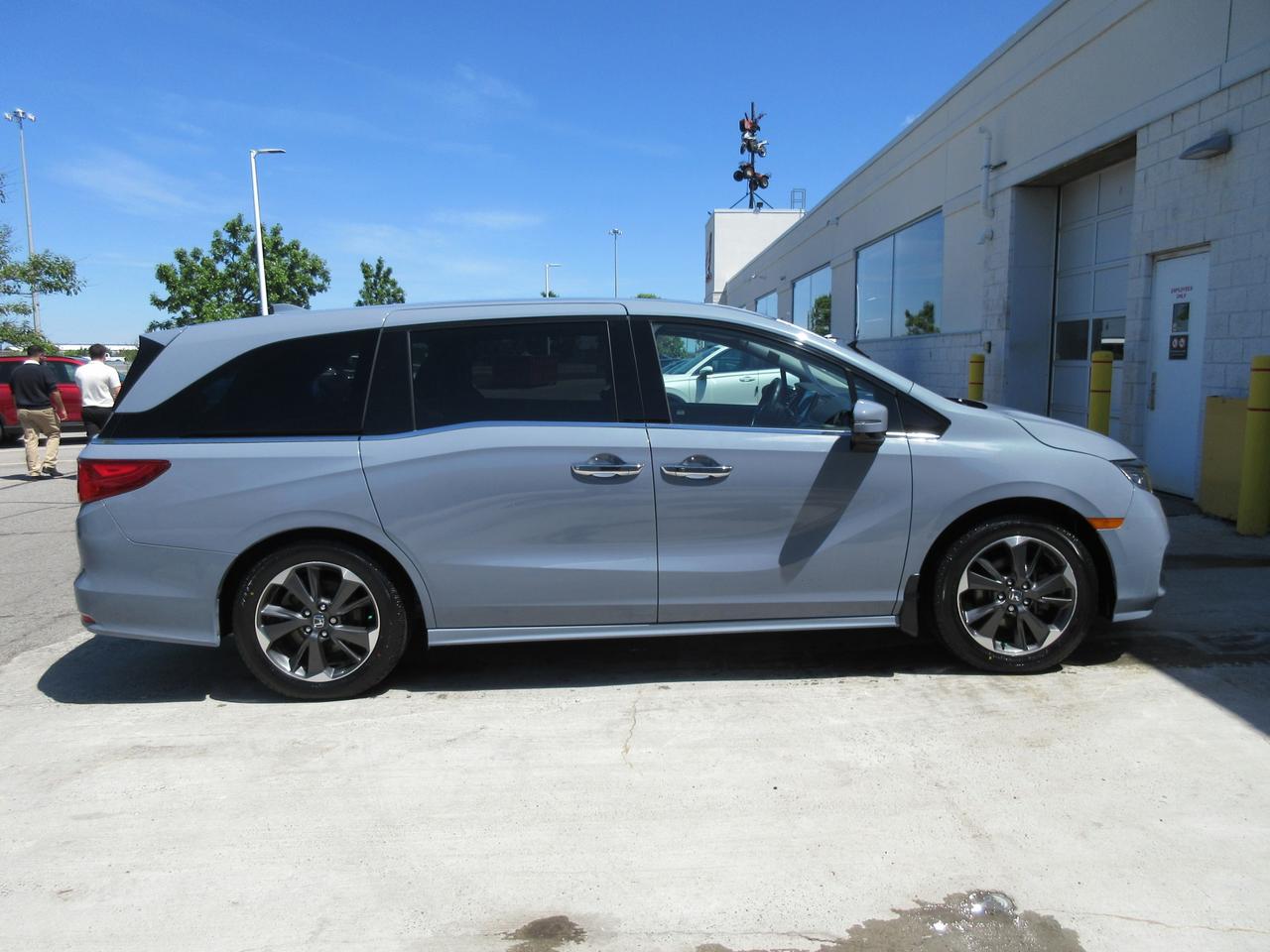 2024 Honda Odyssey Touring Passenger Van Photo