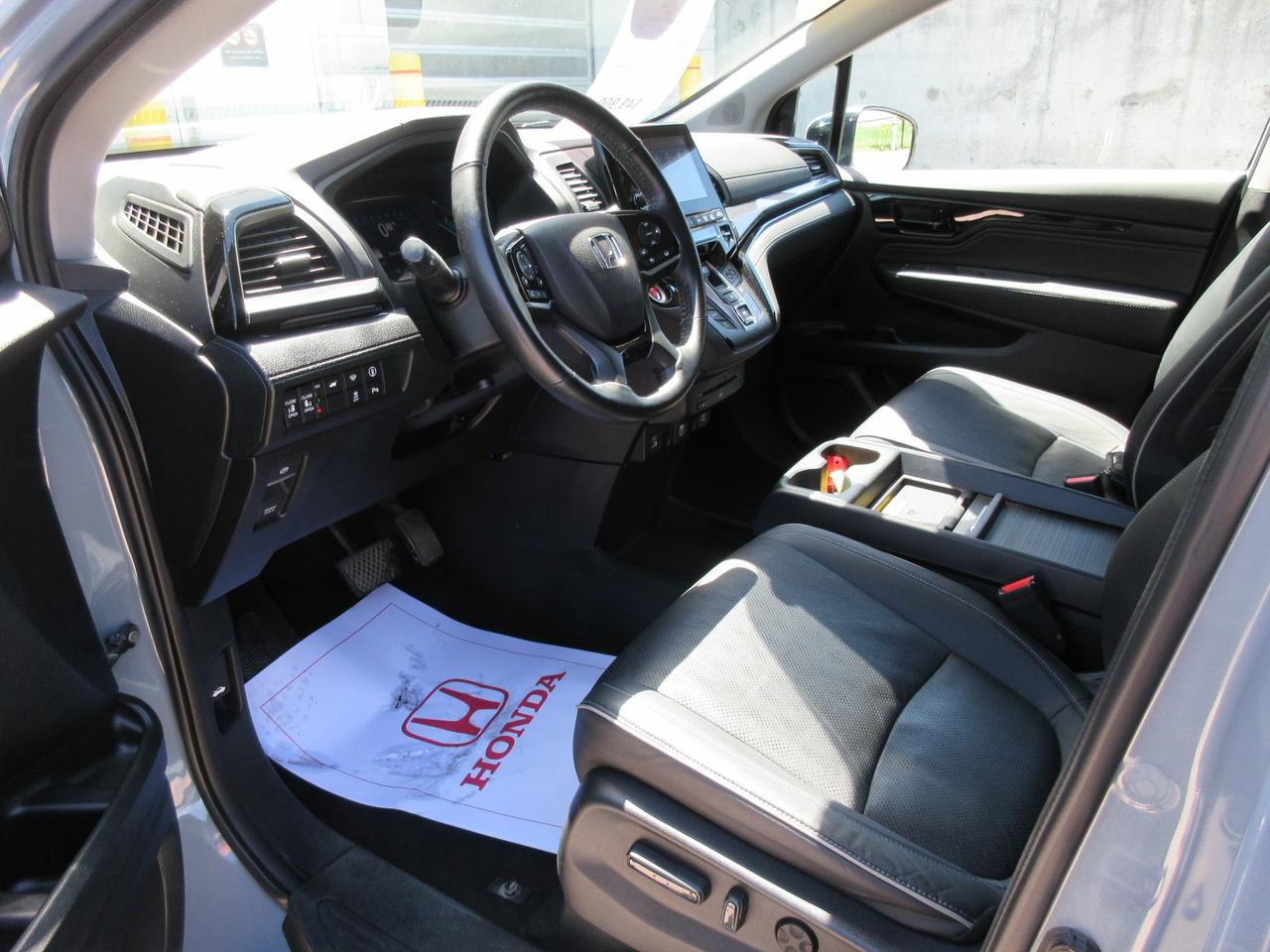 2024 Honda Odyssey Touring Passenger Van Photo