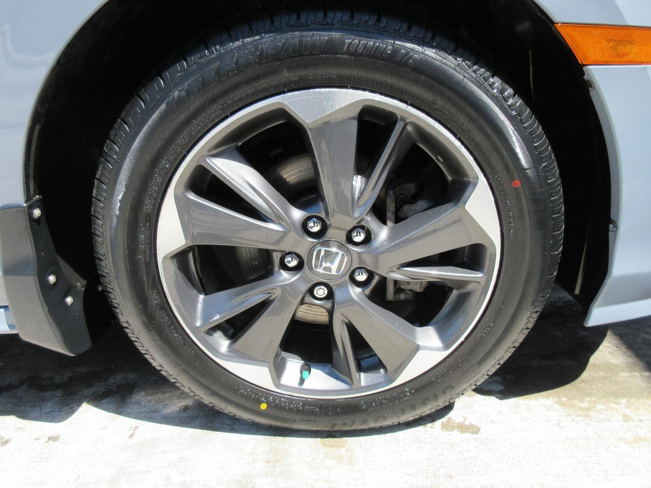 2024 Honda Odyssey Touring Passenger Van Photo