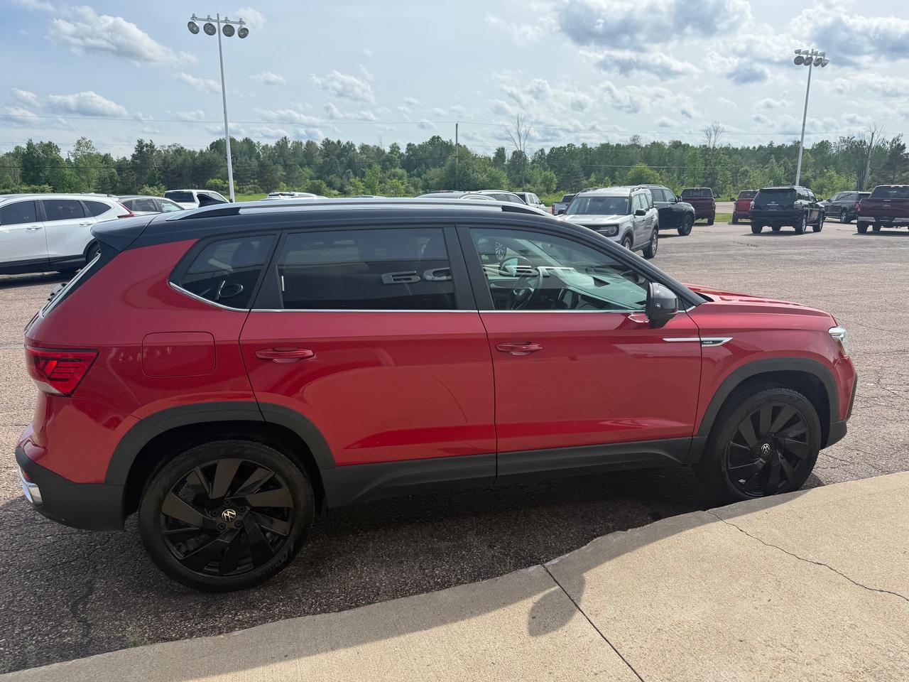 2023 Volkswagen Taos Highline 4dr All-Wheel Drive 4MOTION Photo