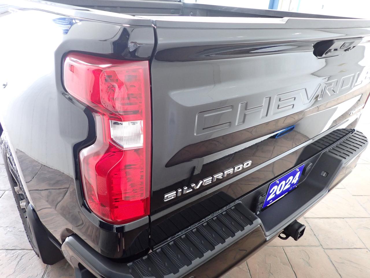 2024 Chevrolet Silverado 1500 Custom Trail Boss 4WD 5'8 BOX Z71 OFF ROAD Photo4