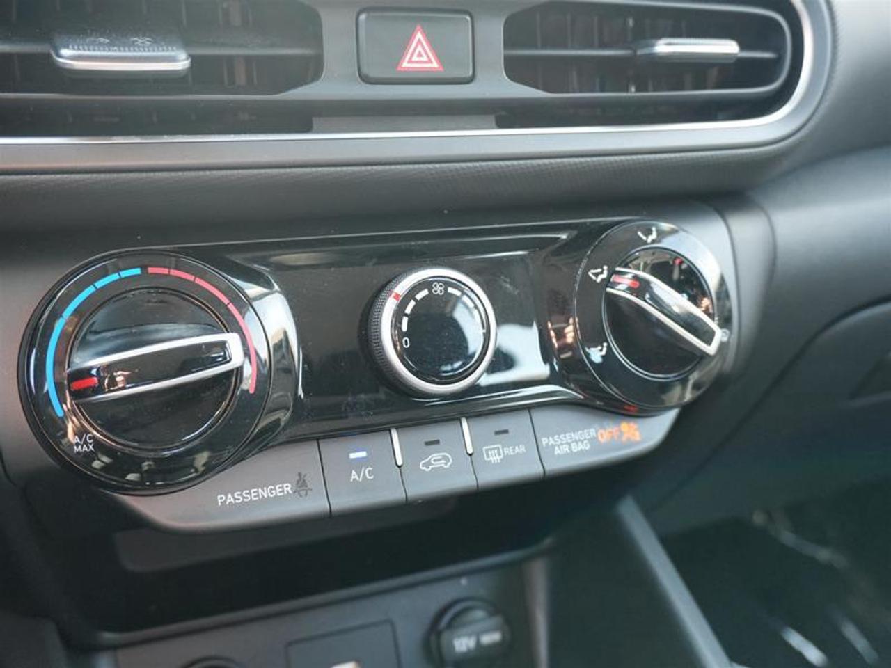 2023 Hyundai KONA 2.0L Essential AWD Photo