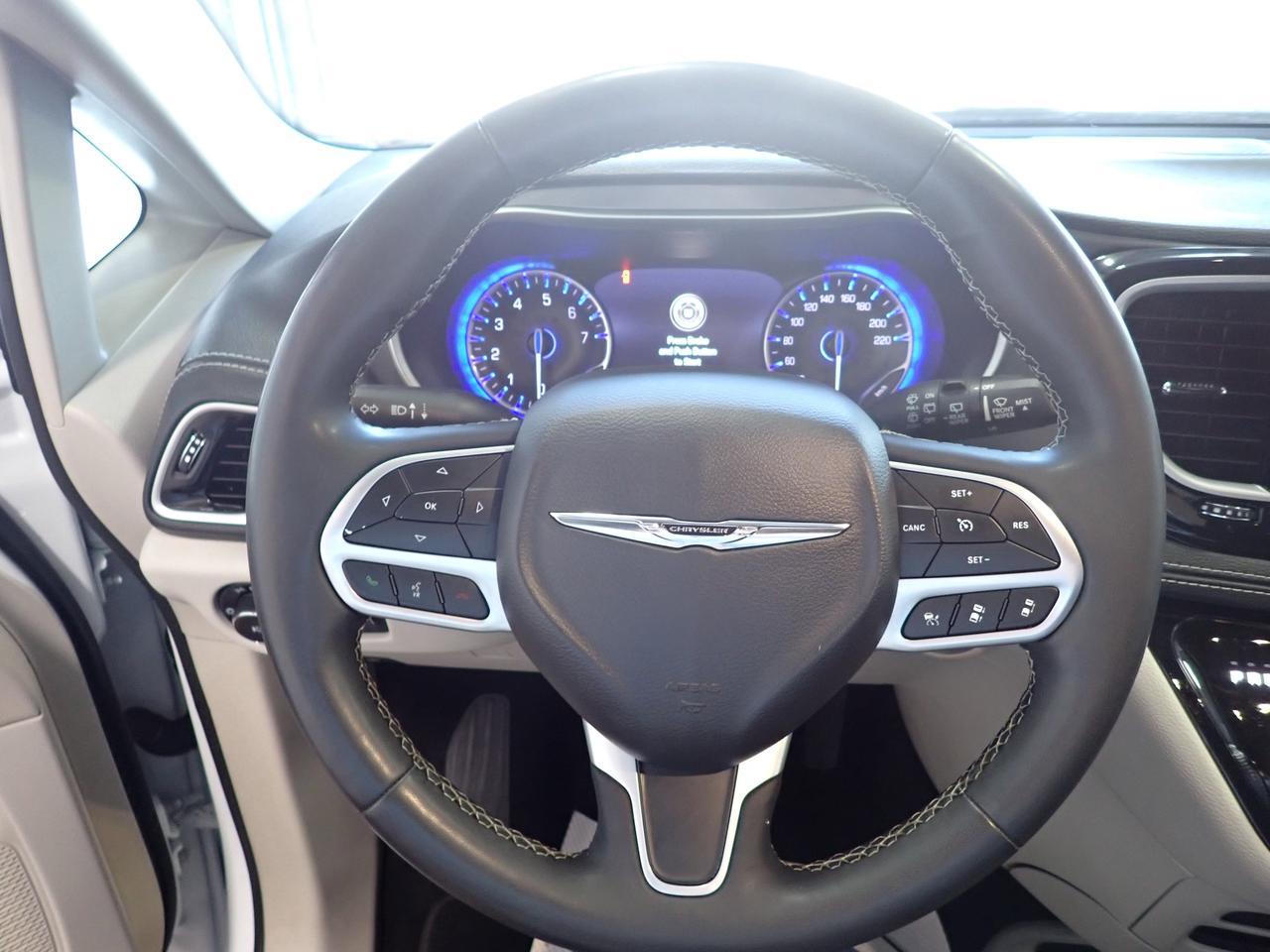 2023 Chrysler Pacifica Touring L AWD LEATHER 7PASS Photo