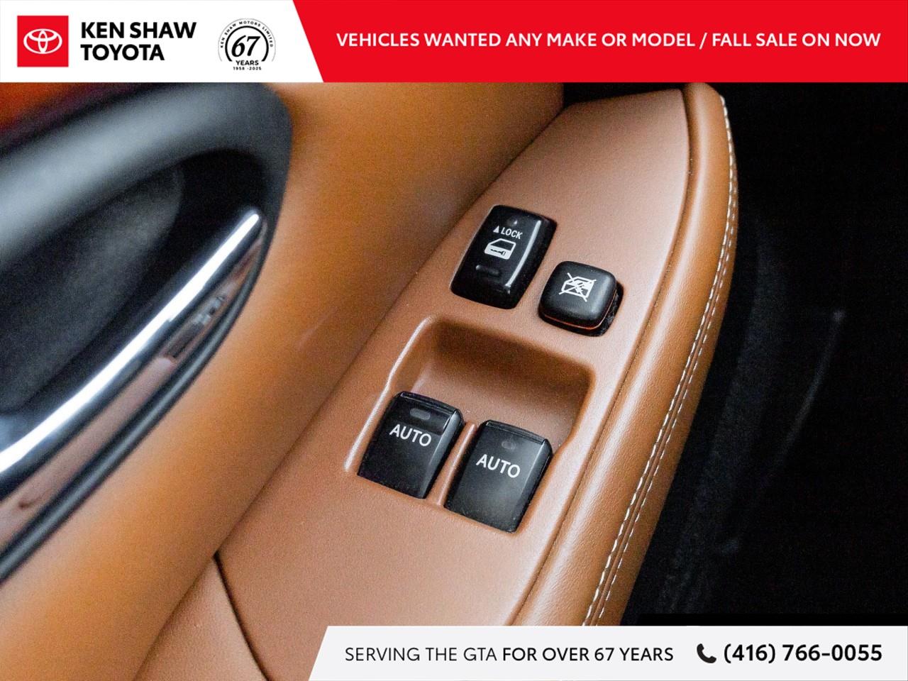2005 Lexus SC 430 Base 2dr Convertible Photo