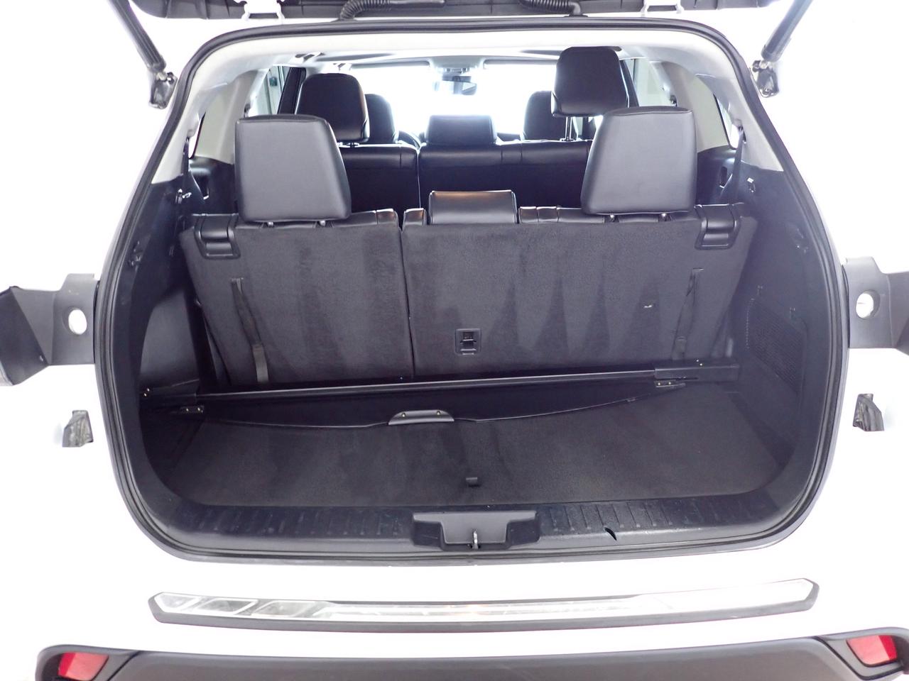 2022 Toyota Highlander XLE AWD LEATHER SUNROOF NAVI Photo3