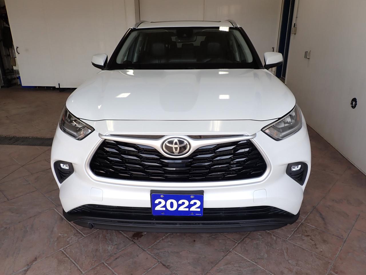 2022 Toyota Highlander XLE AWD LEATHER SUNROOF NAVI Photo