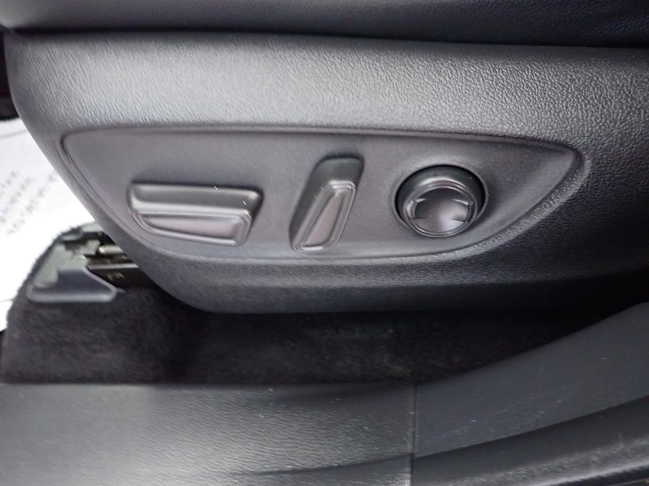 2022 Toyota Highlander XLE AWD LEATHER SUNROOF NAVI Photo