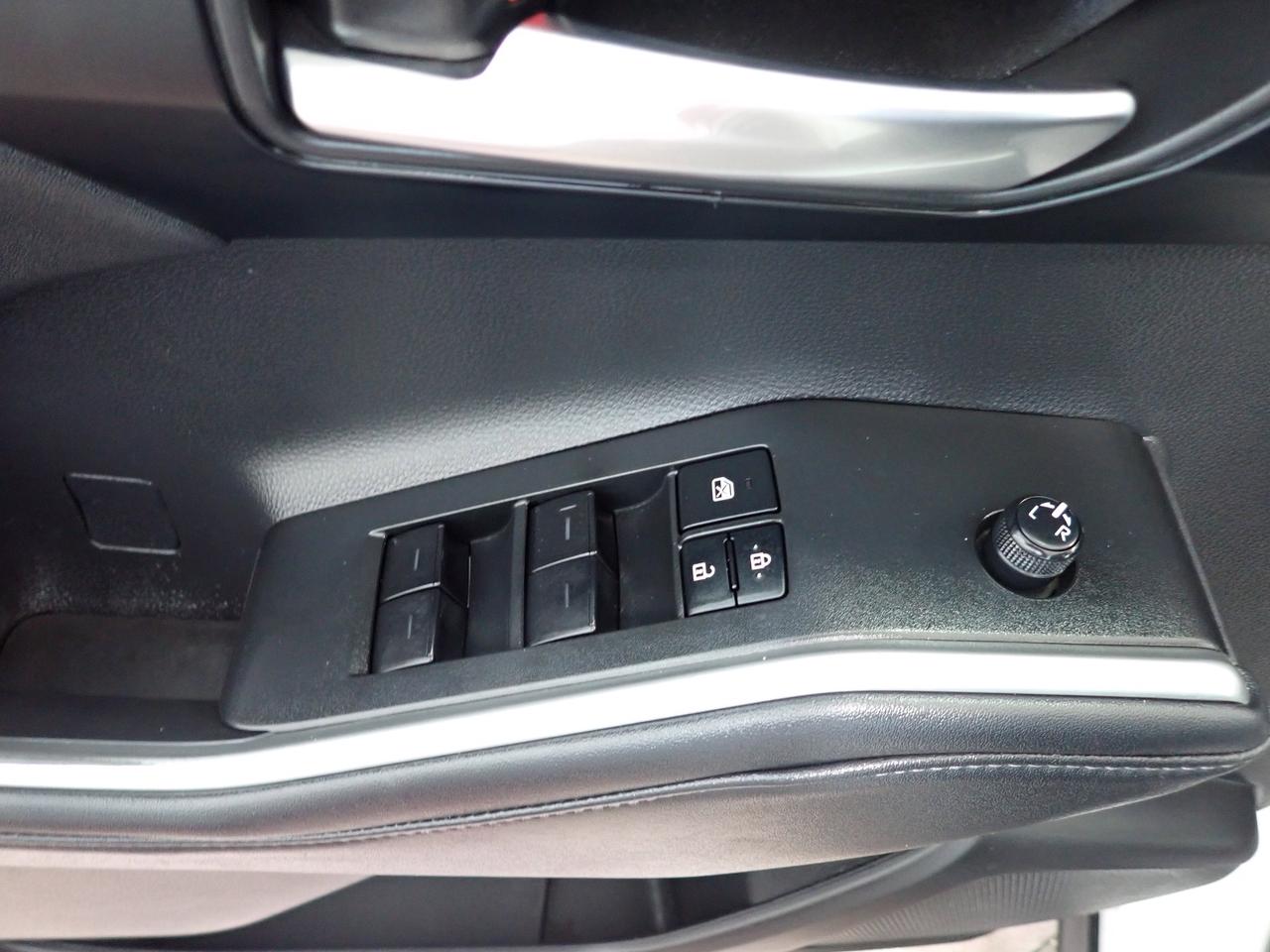 2022 Toyota Highlander XLE AWD LEATHER SUNROOF NAVI Photo