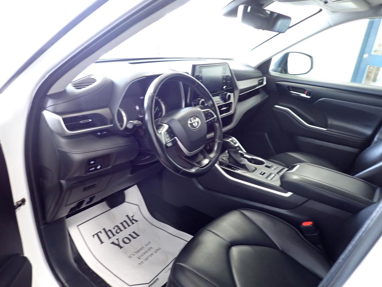 2022 Toyota Highlander XLE AWD LEATHER SUNROOF NAVI Photo