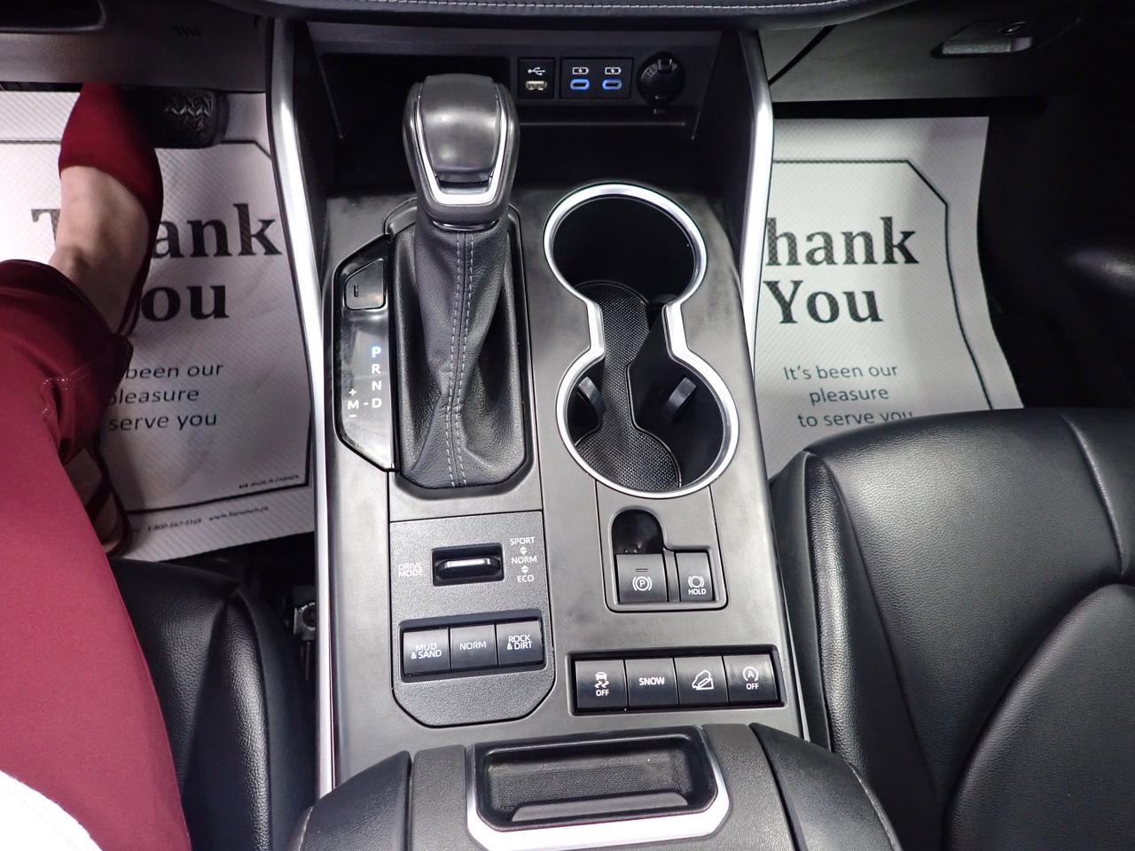 2022 Toyota Highlander XLE AWD LEATHER SUNROOF NAVI Photo