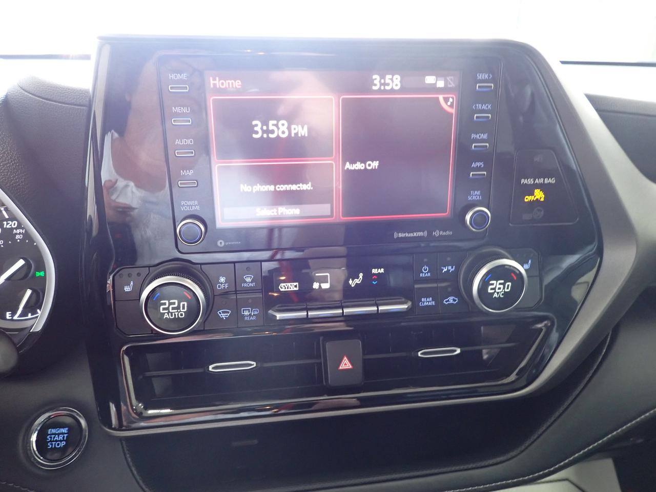 2022 Toyota Highlander XLE AWD LEATHER SUNROOF NAVI Photo